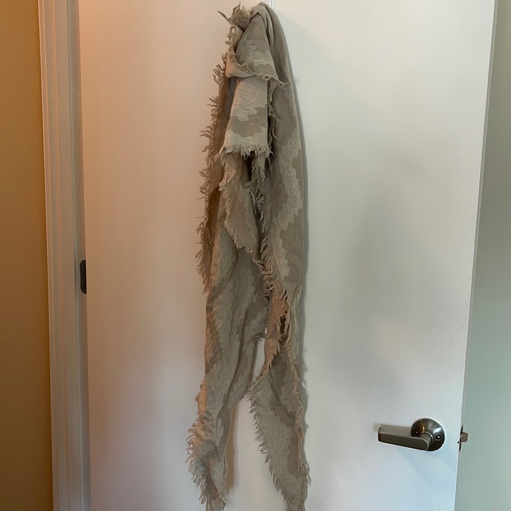 Aritzia scarf